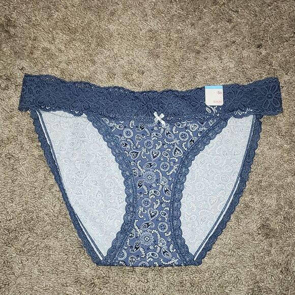 Juniors' SO Lace String Bikini Panty Size XL - Picture 3 of 5
